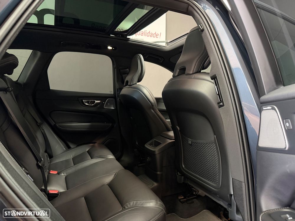 Volvo XC 60 T6 AWD Recharge Geartronic RDesign Expression - 21