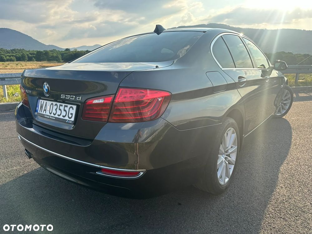 BMW Seria 5 530d xDrive Luxury Line - 12