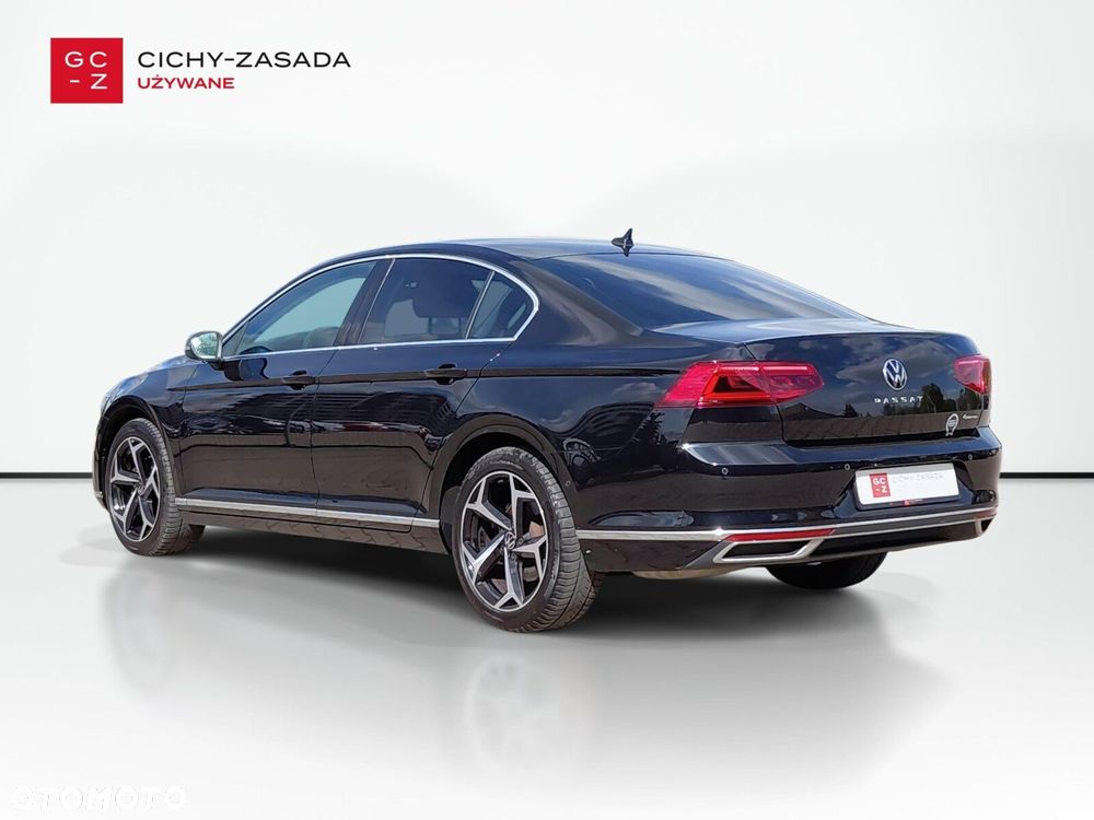 Volkswagen Passat - 4