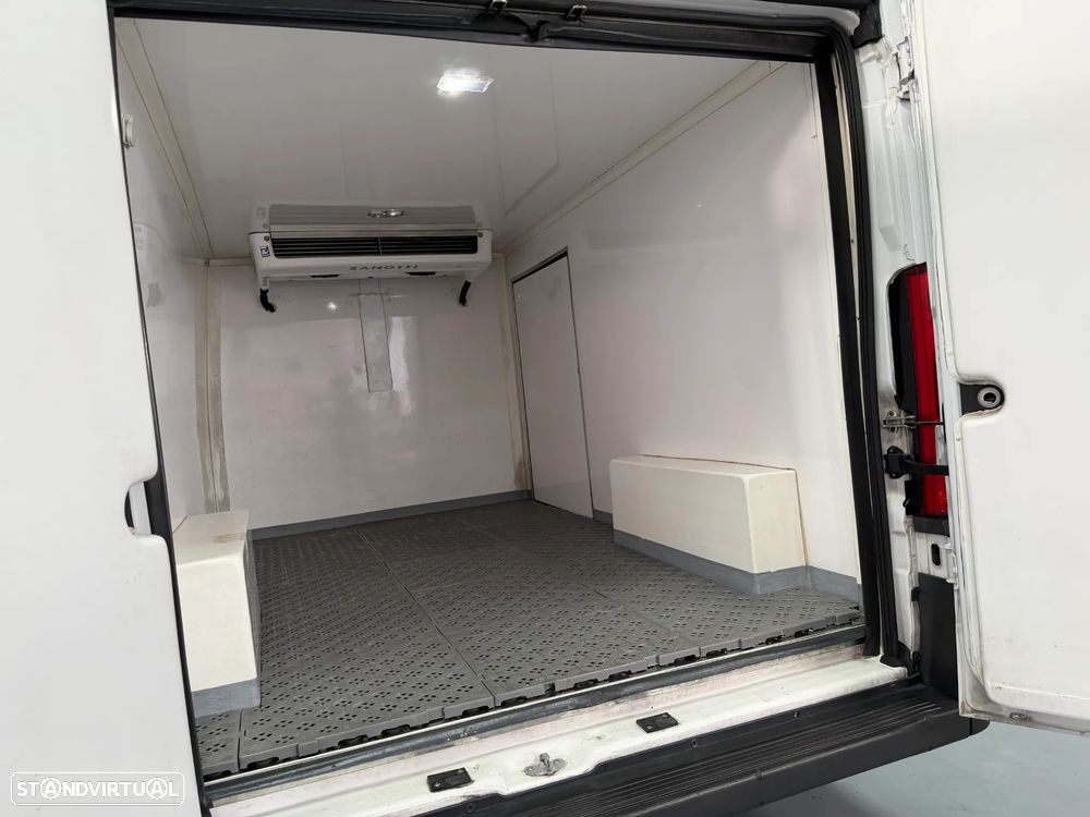 Fiat Ducato 2.3 JTD L2/H1 Frigorífico / Isotérmica - 26