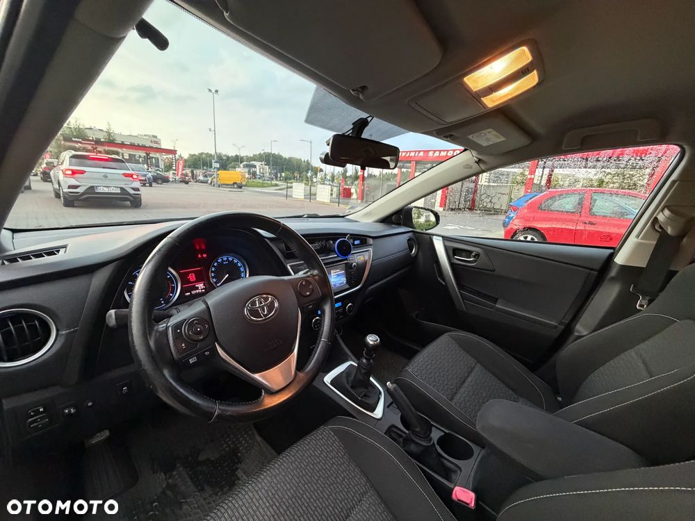 Toyota Auris 1.6 Premium Comfort - 8