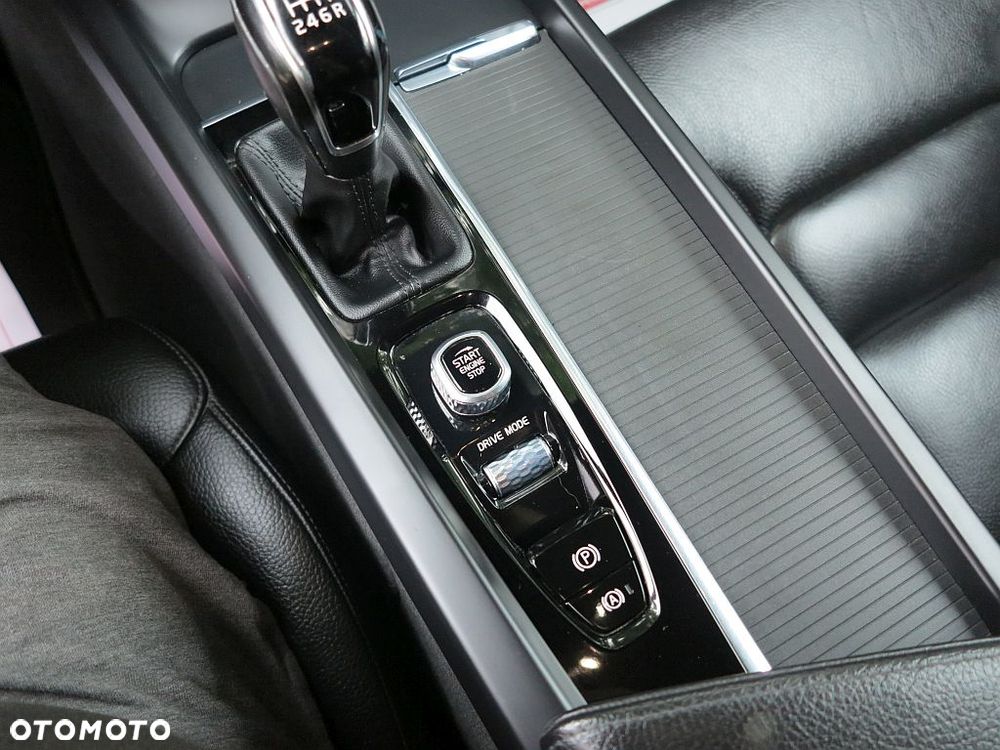 Volvo V60 D3 Momentum - 26