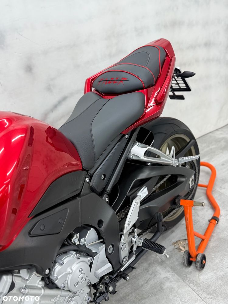 Yamaha FZ - 22
