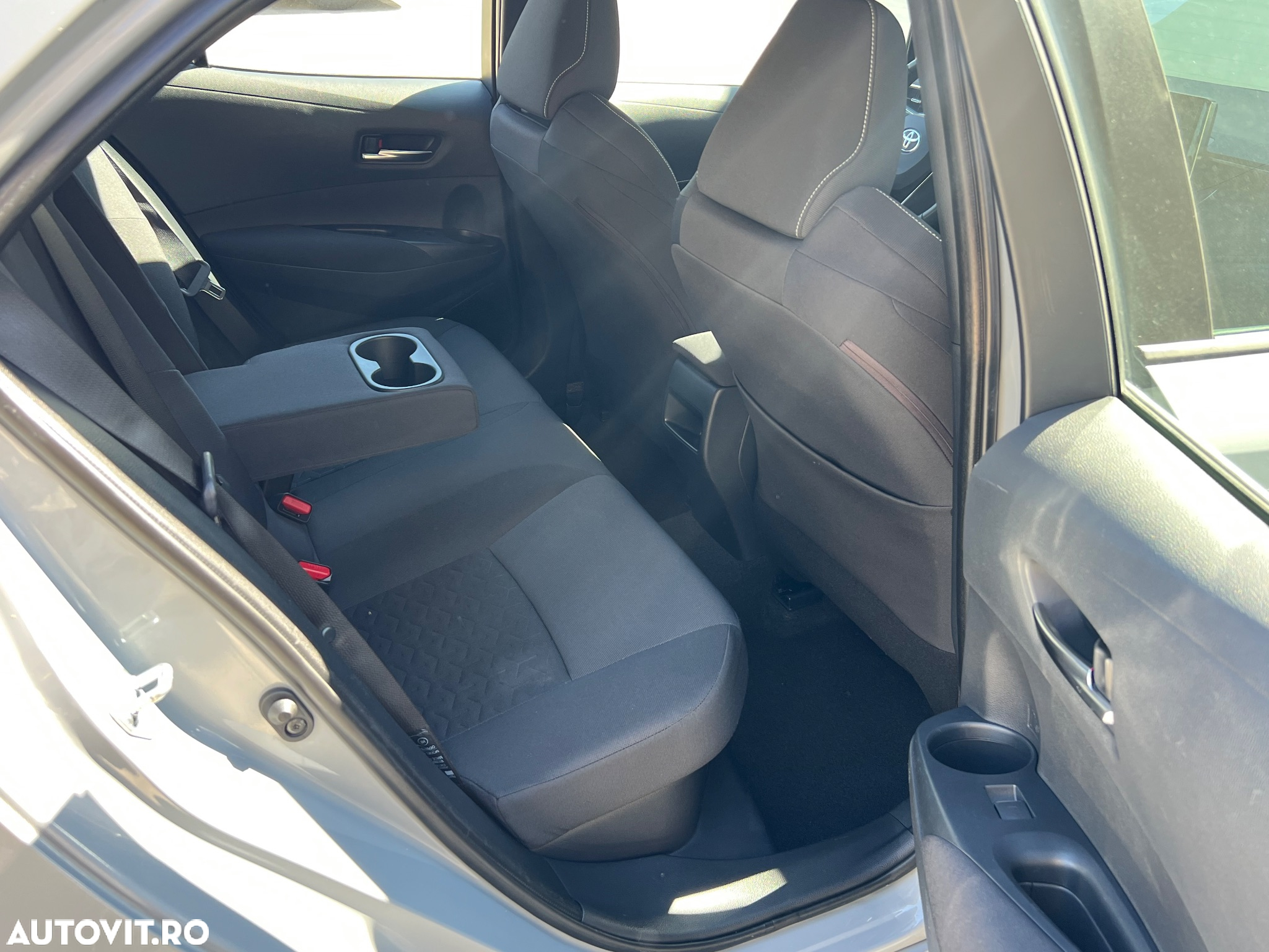 Toyota Corolla 1.8 HSD Dynamic - 9