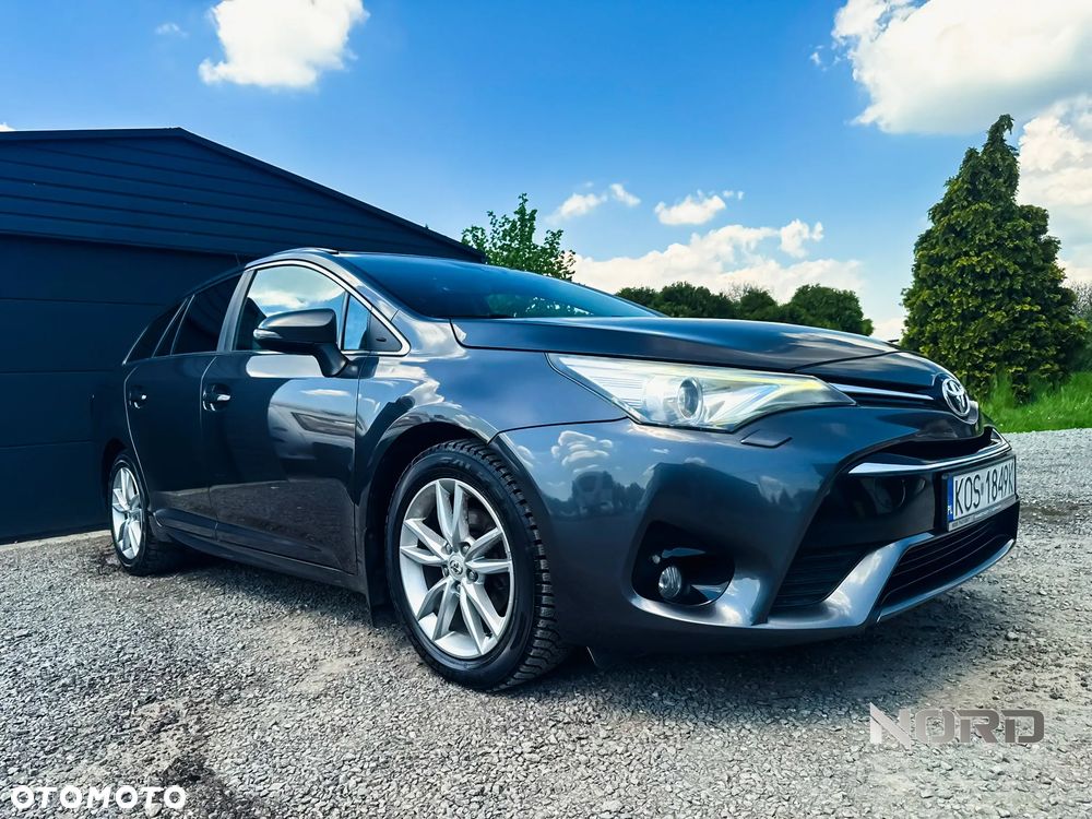 Toyota Avensis 1.6 D-4D Prestige - 4