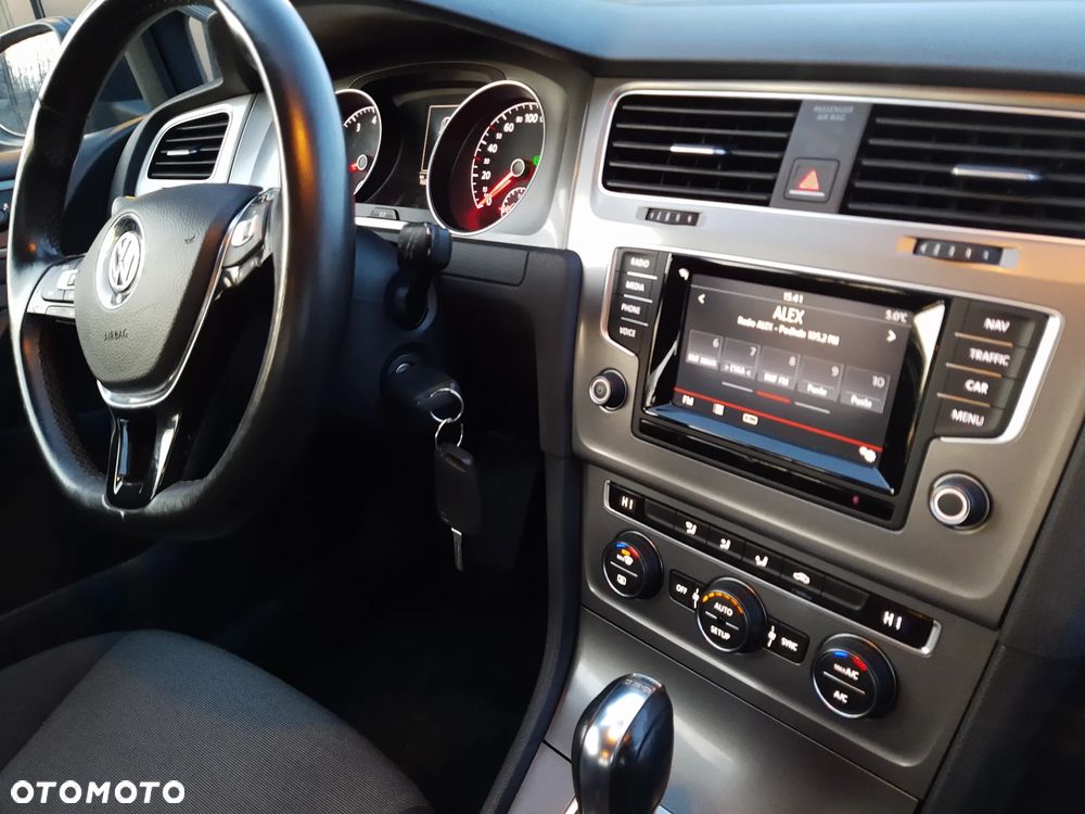 Volkswagen Golf 1.2 TSI BlueMotion Technology DSG Trendline - 5