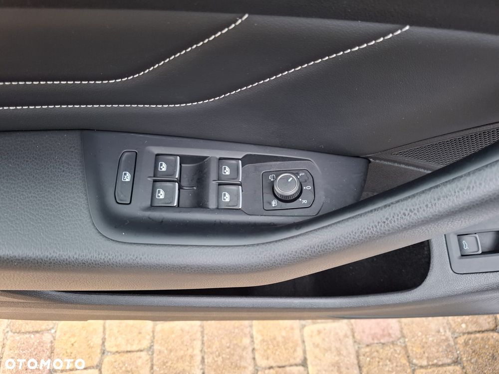 Volkswagen Passat - 24