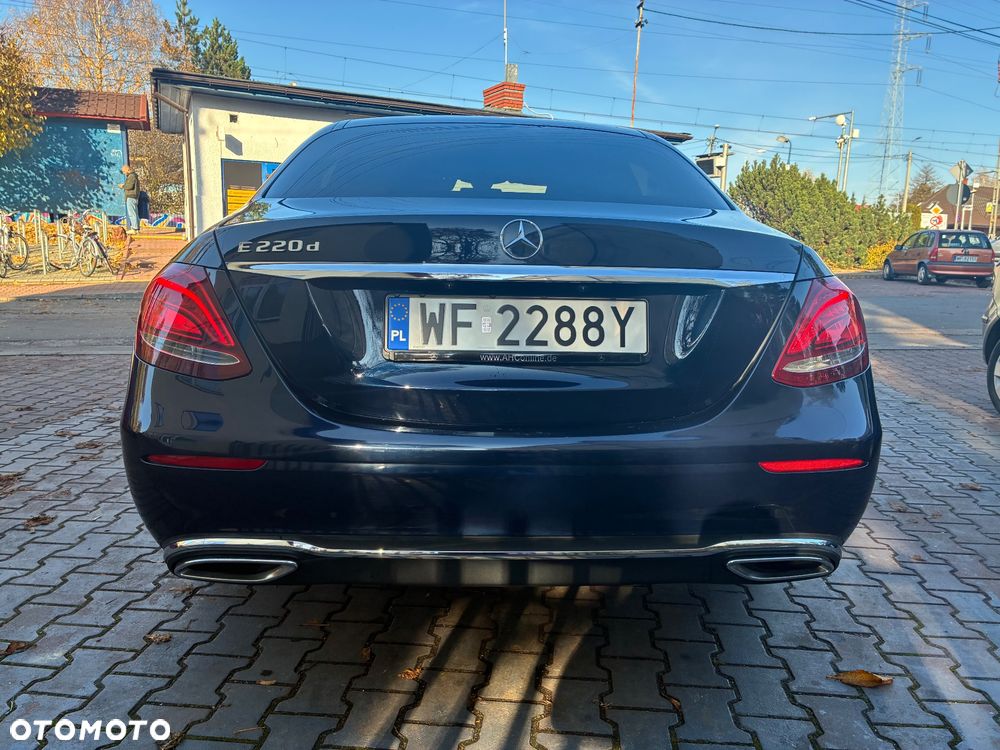 Mercedes-Benz Klasa E 220 d 9G-TRONIC - 11