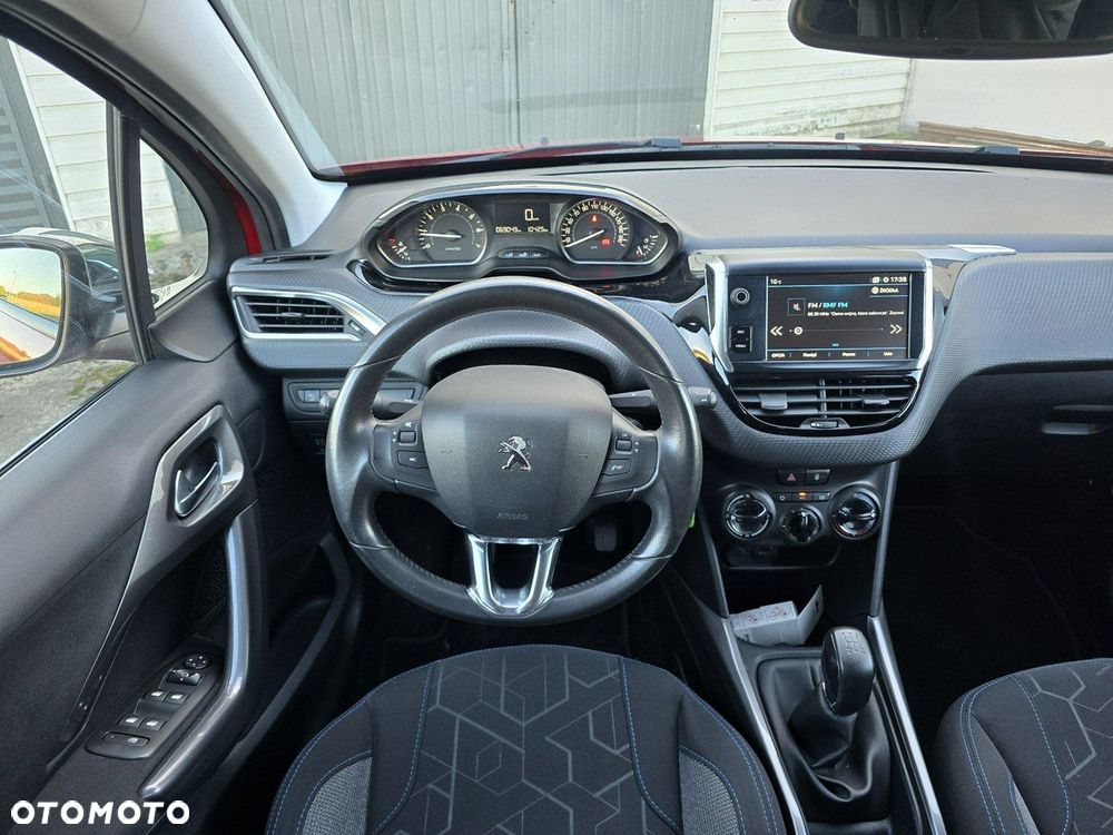 Peugeot 2008 1.2 Pure Tech Style - 15