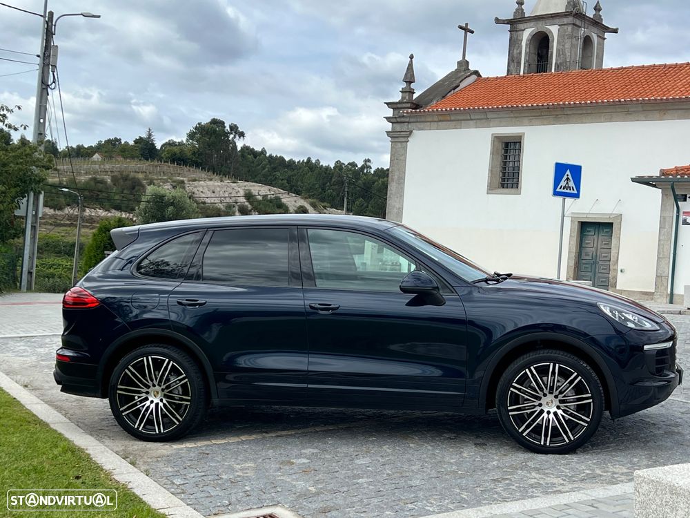 Porsche Cayenne Diesel Platinum Edition - 4