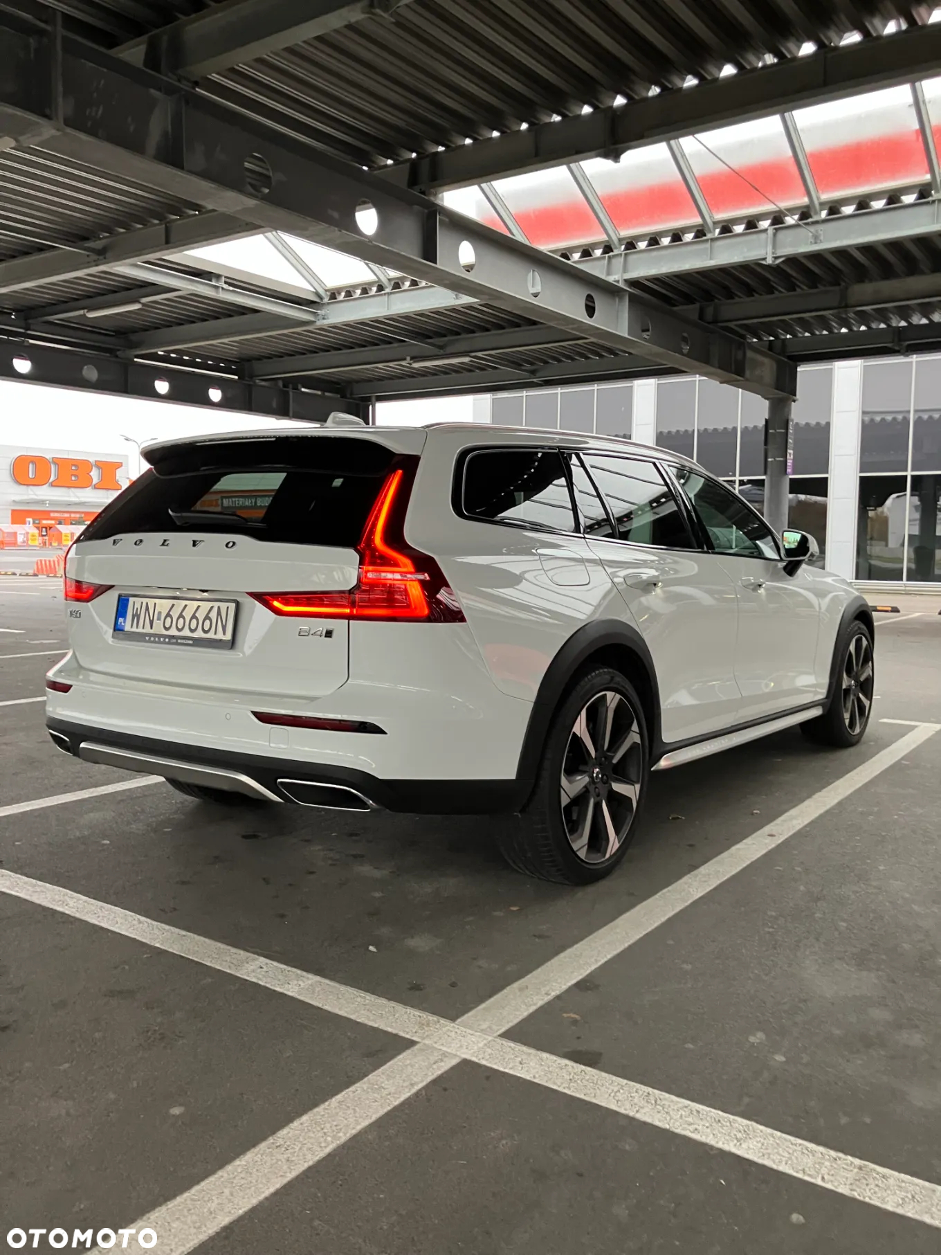 Volvo V60 Cross Country - 13