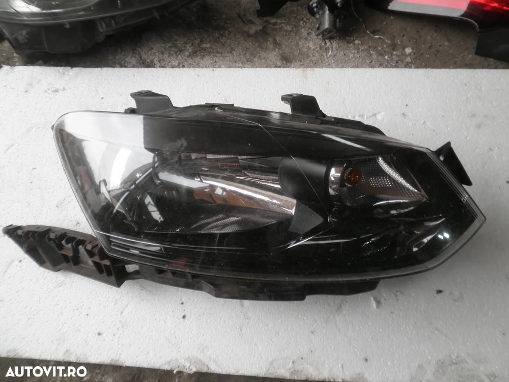 Far STANGA/ dreapta VW Polo 6R 2014 6R2941016E, 6R2941015E