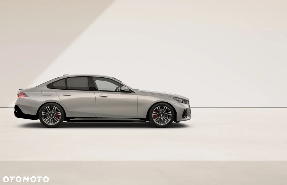 BMW Seria 5 520i mHEV - 5