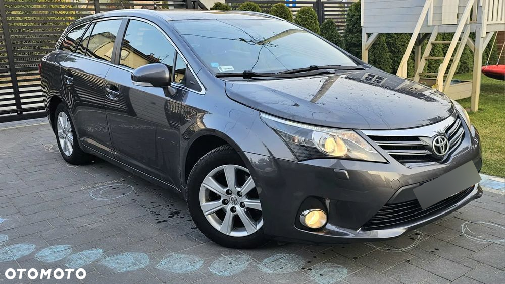 Toyota Avensis 1.8 Style - 14