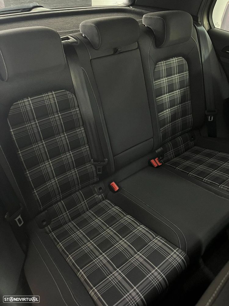 VW Golf 2.0 TDI GTD - 13