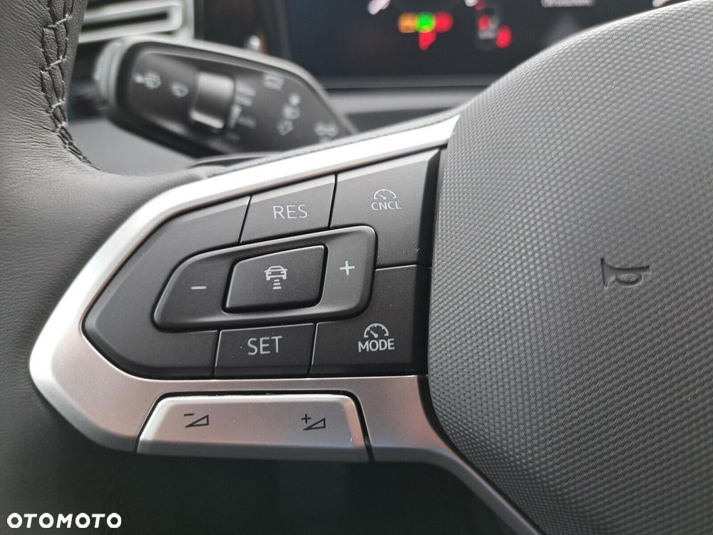 Volkswagen Tiguan - 27