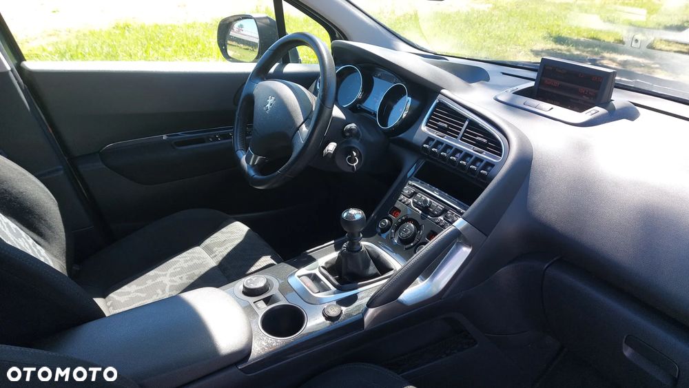 Peugeot 3008 1.6 HDi Premium - 14