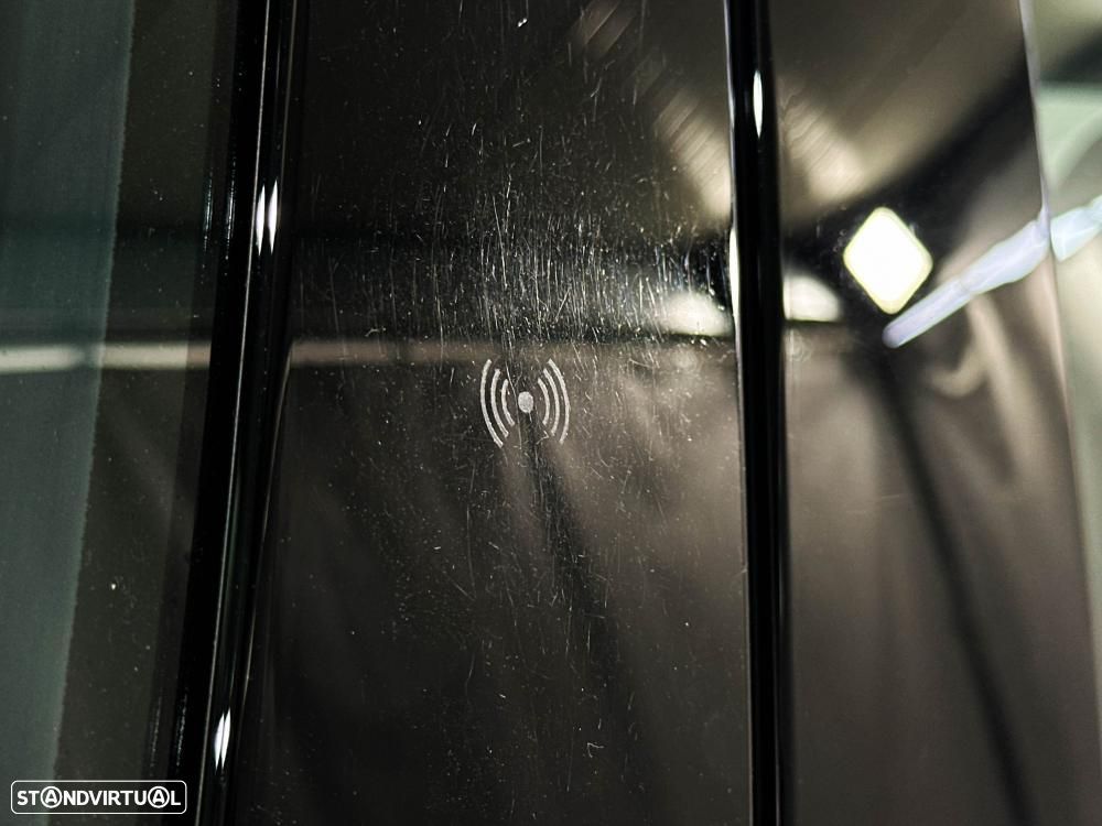 Volvo EX30 Single Motor Extended Range RWD Plus - 19