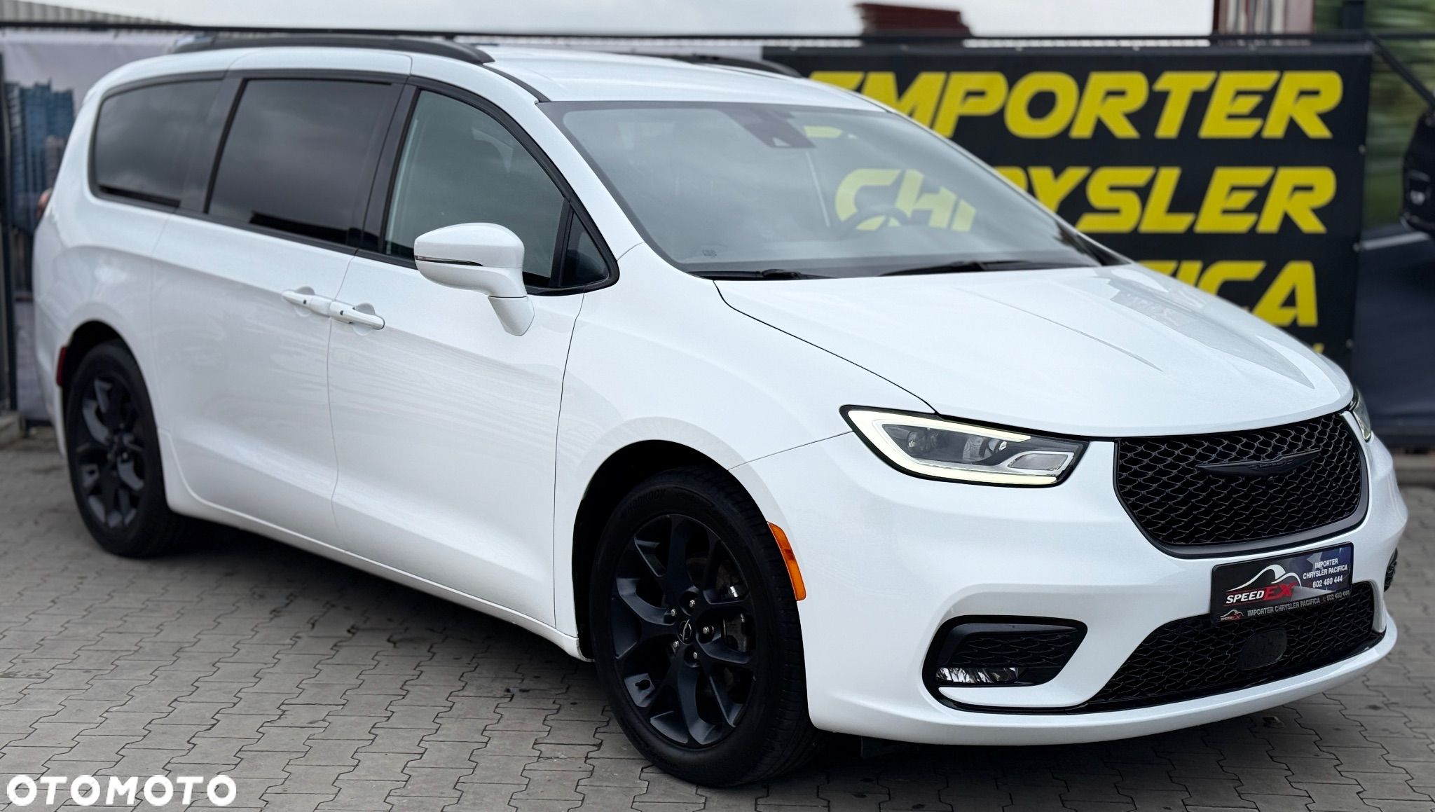 Chrysler Pacifica - 1