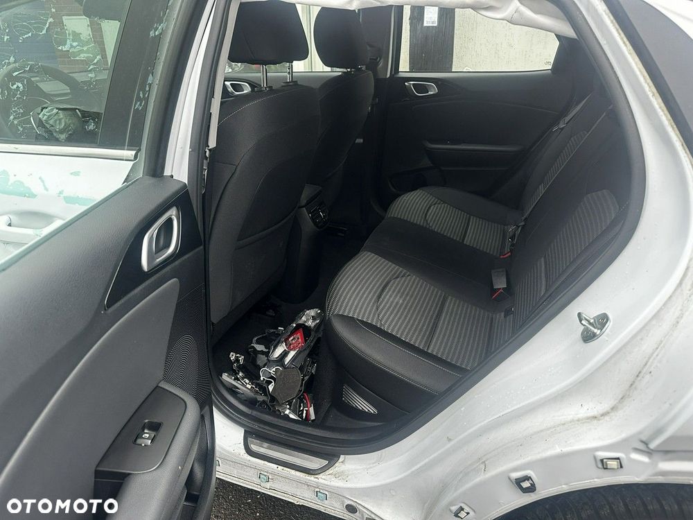 Kia XCeed - 19