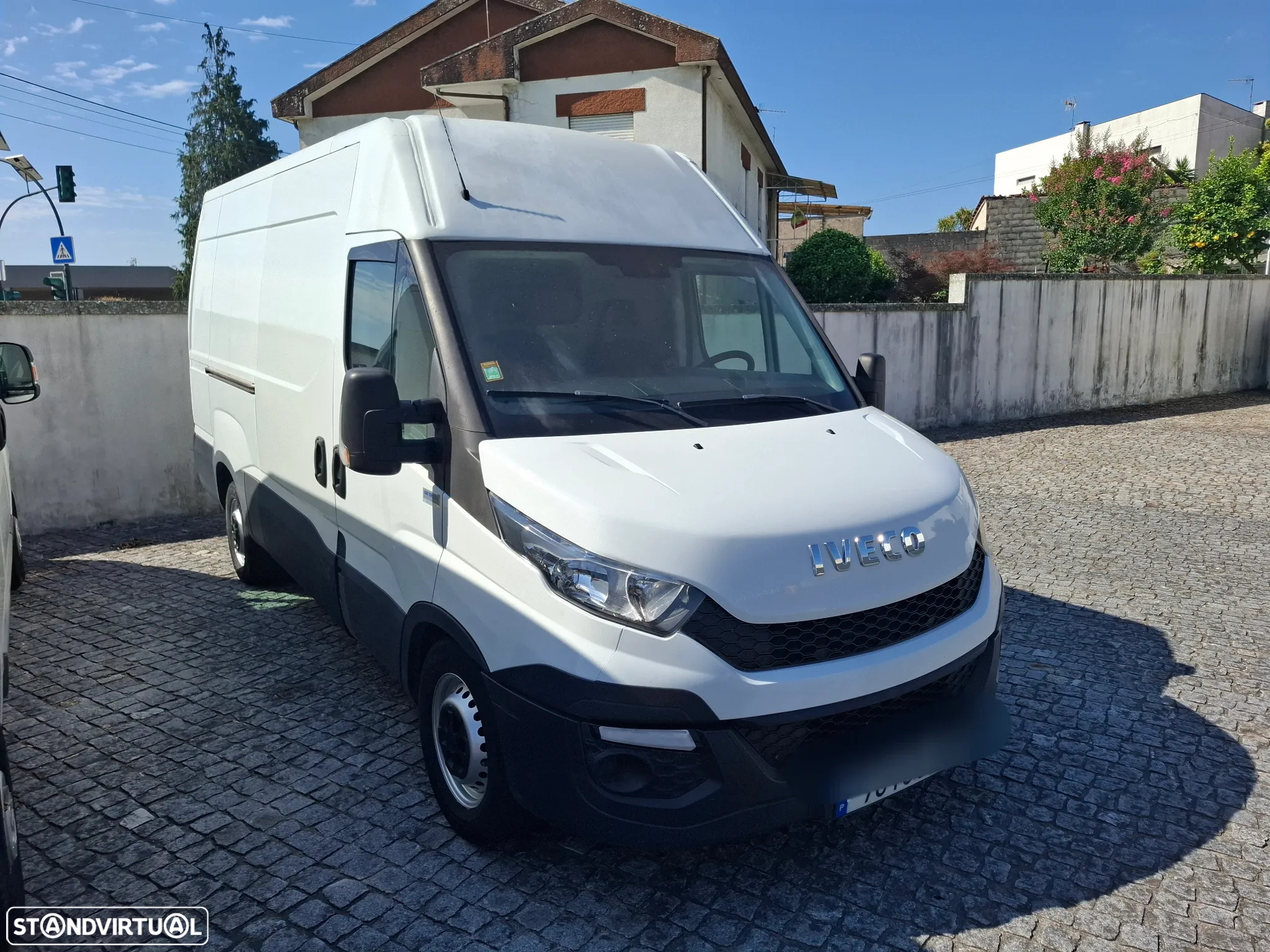 Iveco DAILY 2.3CDTI 35/20 9m3 ISOTÉRMICO C/MOTOR FRIO - 10