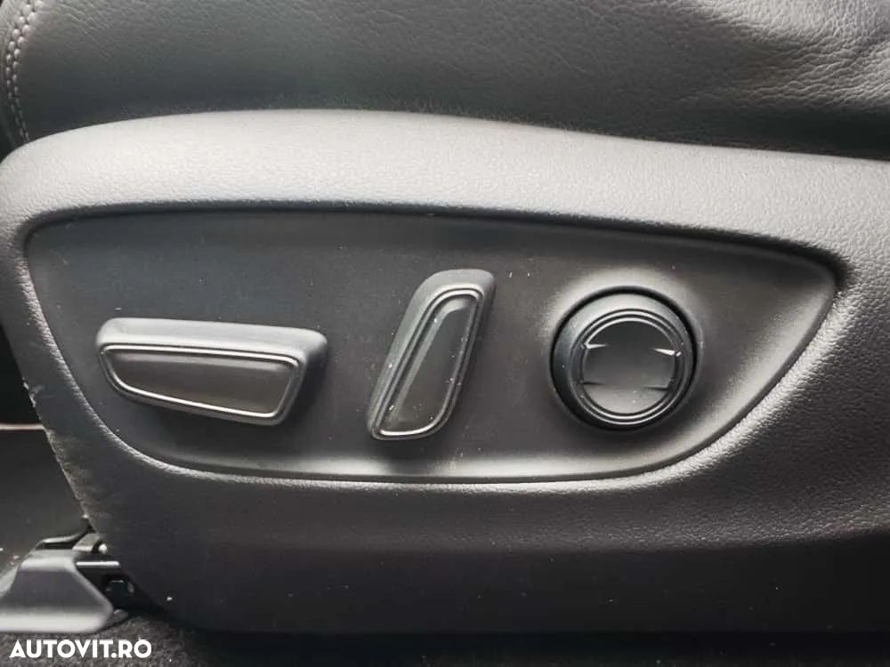 Toyota RAV4 2.5 4x4 Hybrid Lounge - 13