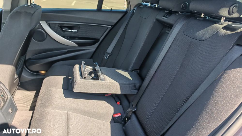 BMW Seria 3 320d xDrive AT - 16