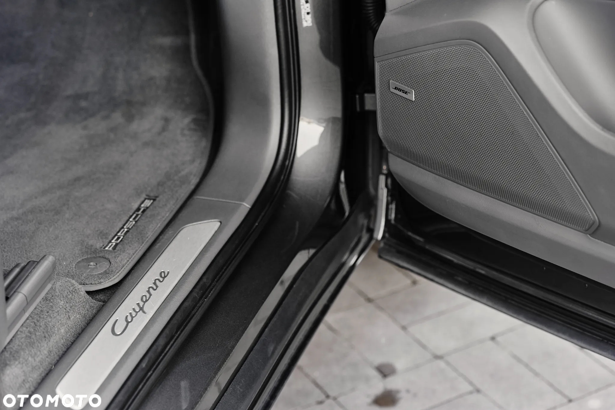 Porsche Cayenne Coupe E-Hybrid Platinum Edition - 16
