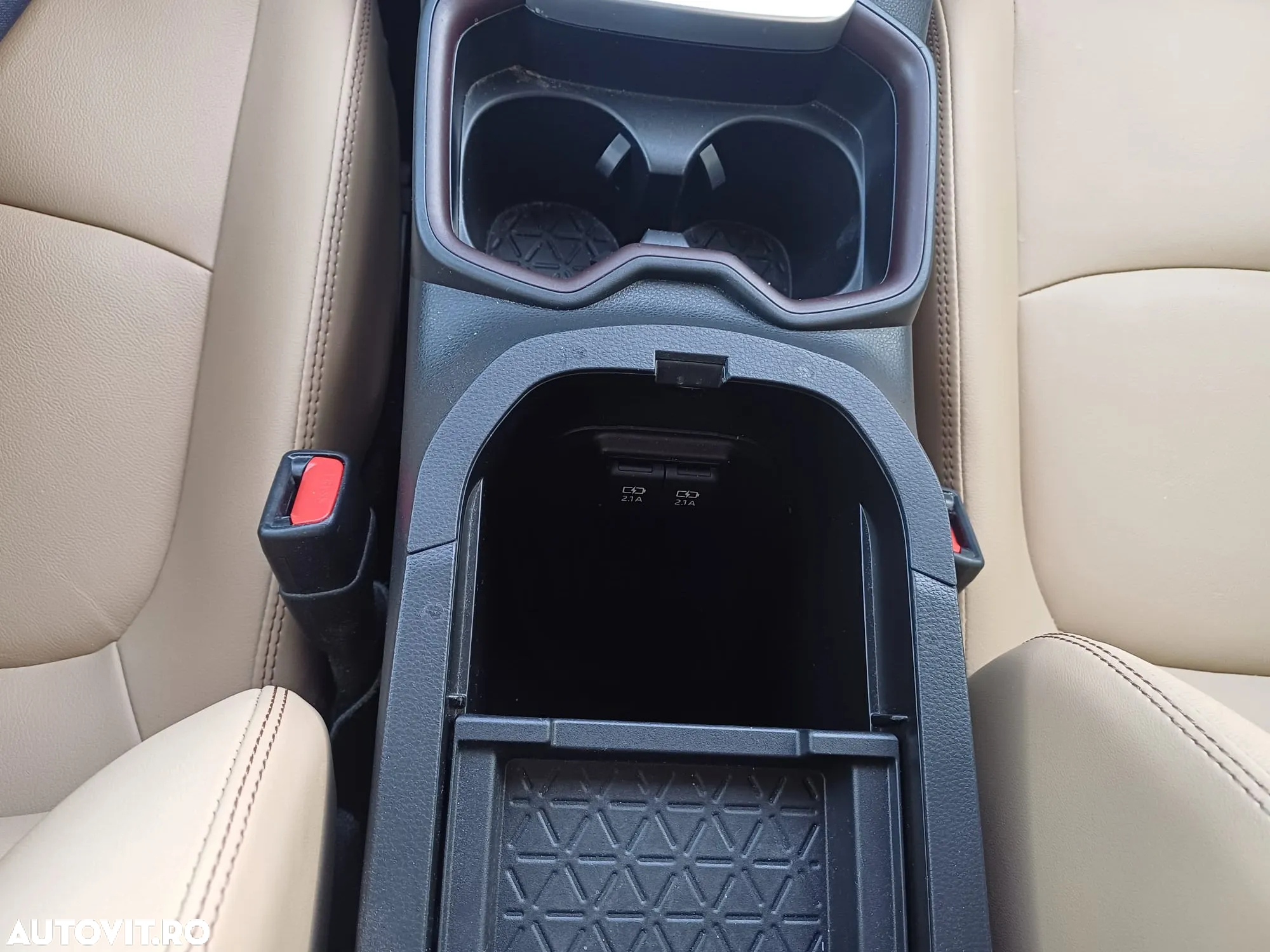 Toyota RAV4 2.5 Hybrid VVT-iE 4x4 Luxury - 22
