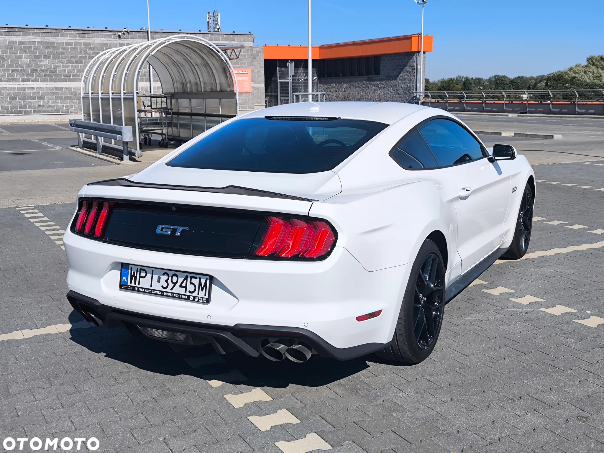 Ford Mustang - 4