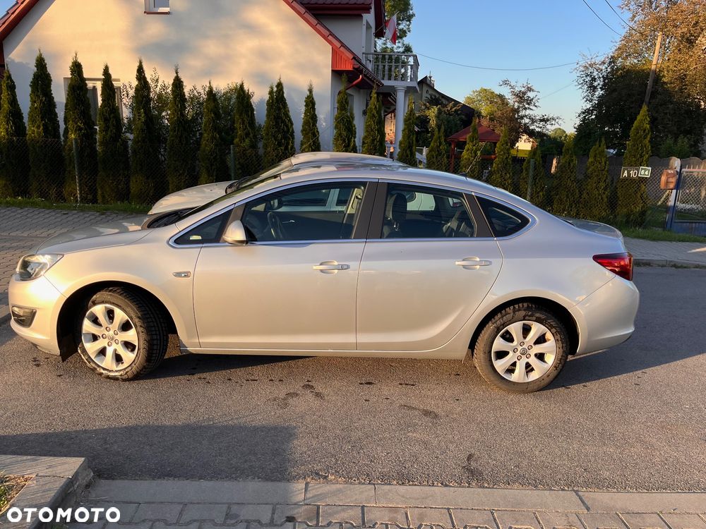 Opel Astra 1.6 Business - 1