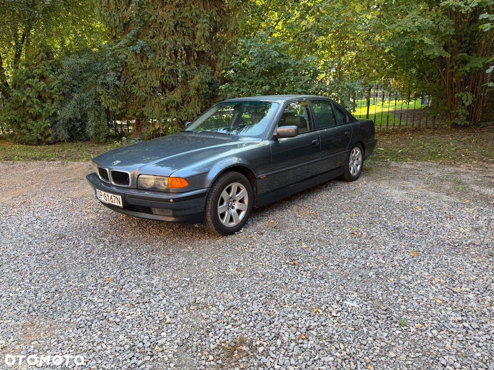 BMW Seria 7 728i L - 8
