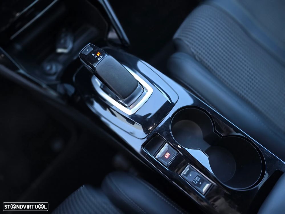 Peugeot e-208 GT - 29