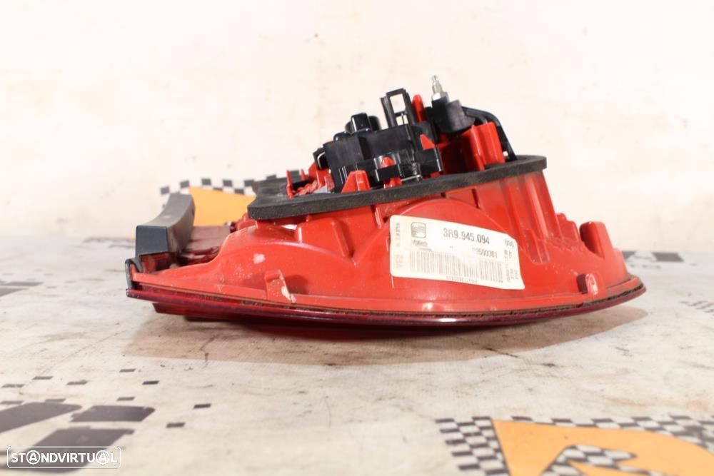 Farolim Direito Seat Exeo St (3R5)  3R9945094 / 89500361 / Mala Passag - 7