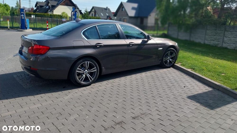 BMW Seria 5 520d xDrive - 2