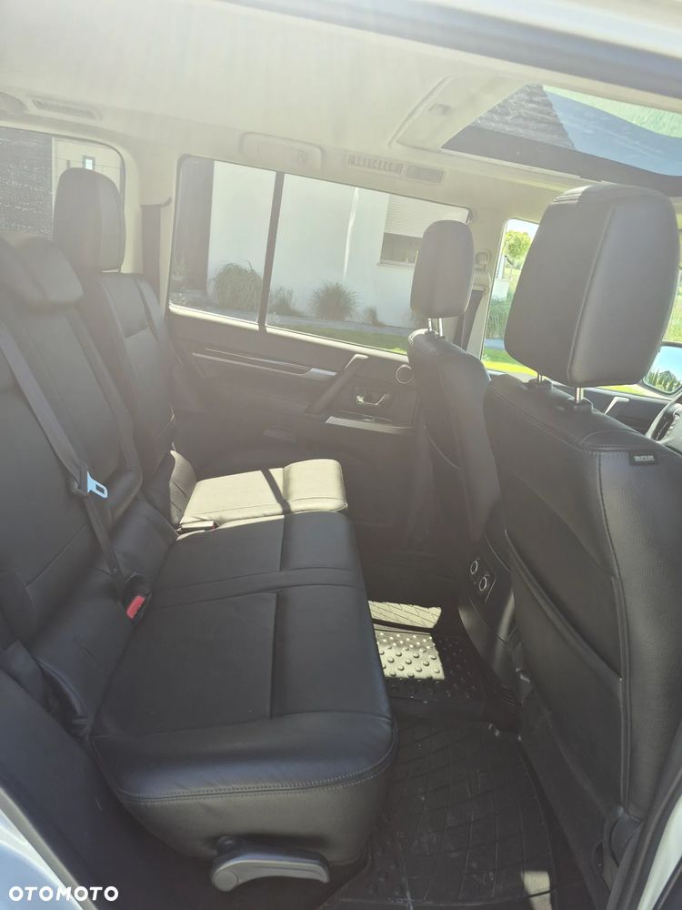 Mitsubishi Pajero 3.2 DI-D Automatik Final Edition - 26