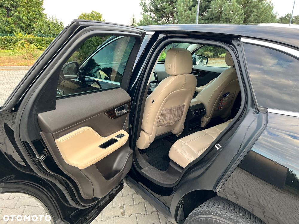 Jaguar F-Pace - 14