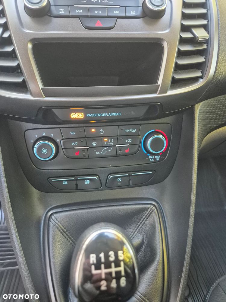 Ford Transit Connect - 12