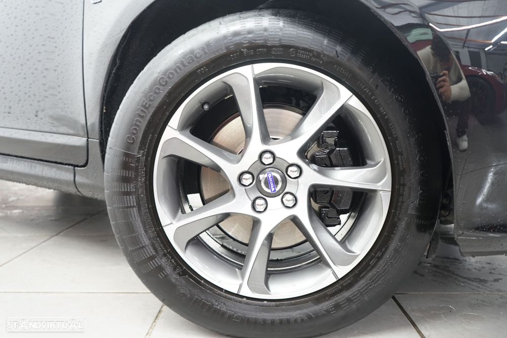 Volvo XC 60 2.0 D3 Momentum Geartronic - 9