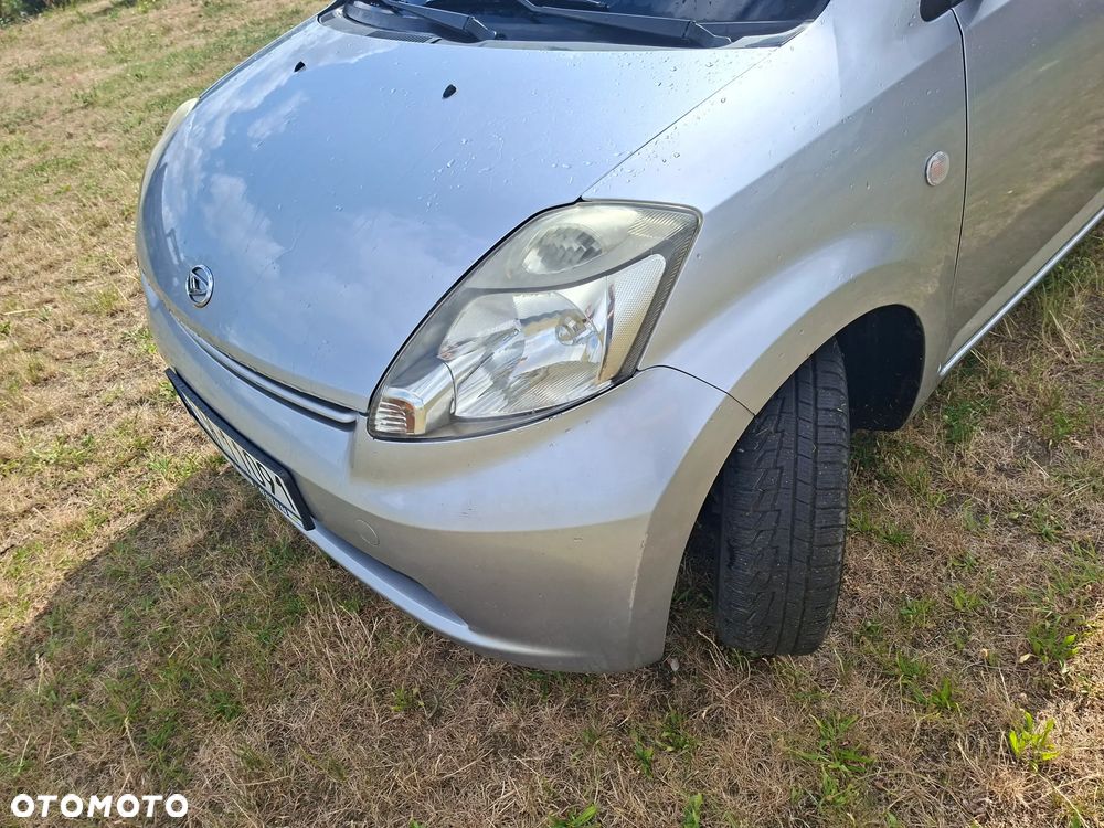 Daihatsu Sirion 1.0 - 4