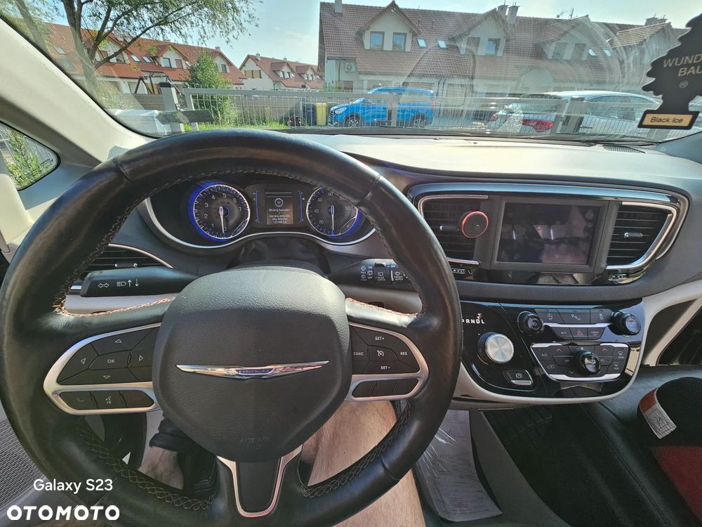 Chrysler Pacifica - 9