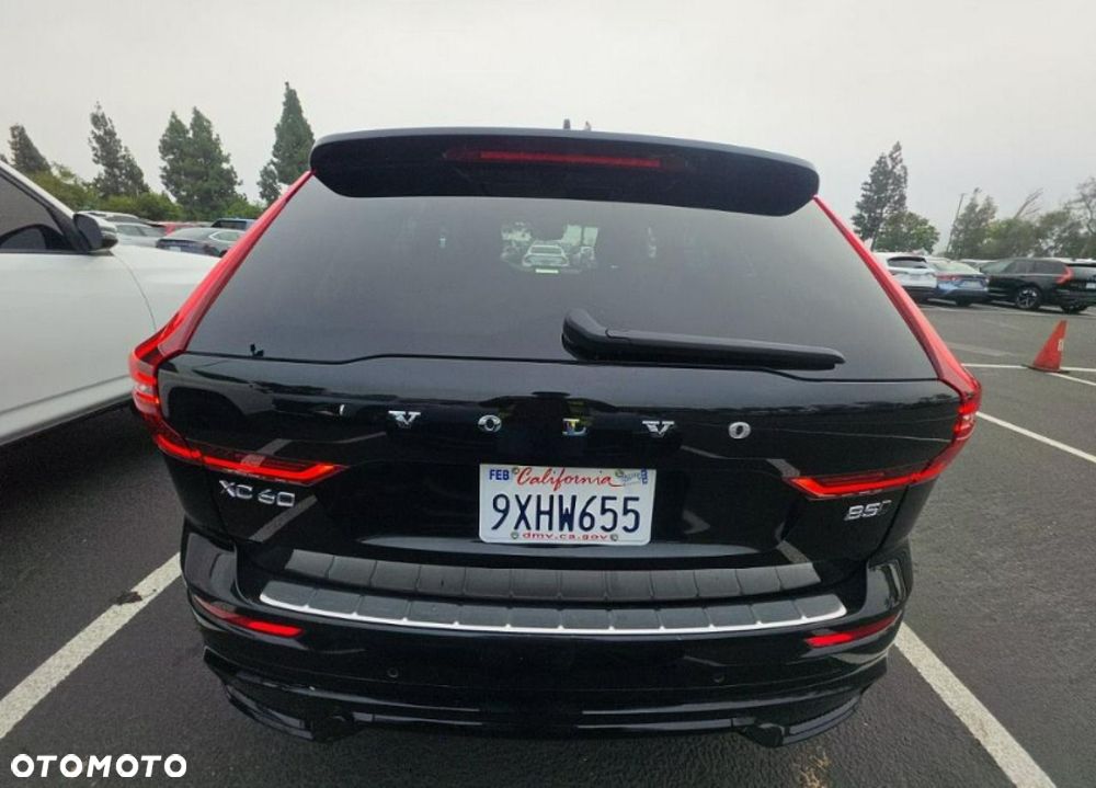 Volvo XC 60 B5 B AWD Plus Dark - 6