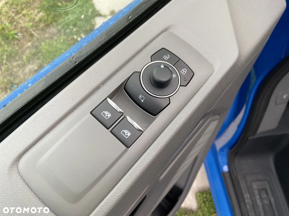 Volkswagen Transporter Caravelle Lang DSG - 13