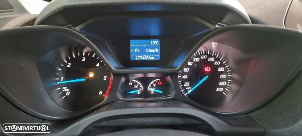 Ford Transit Connect L2 3 Lugares - 24