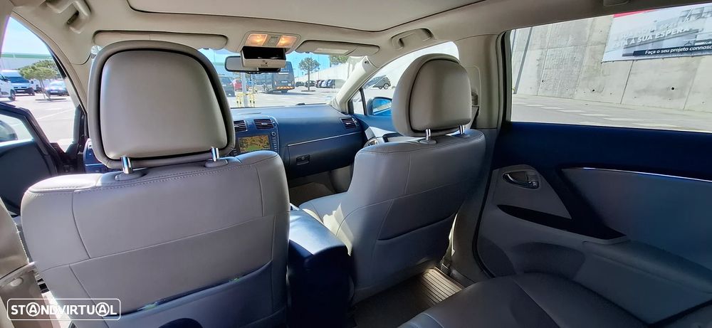 Toyota Avensis SW 2.2 D-CAT Luxury +P.Multimédia - 9