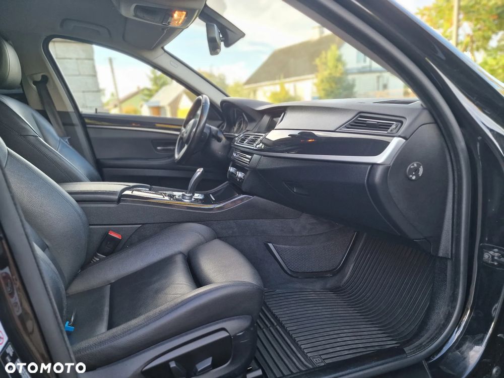BMW Seria 5 520d xDrive Touring Sport Line - 14