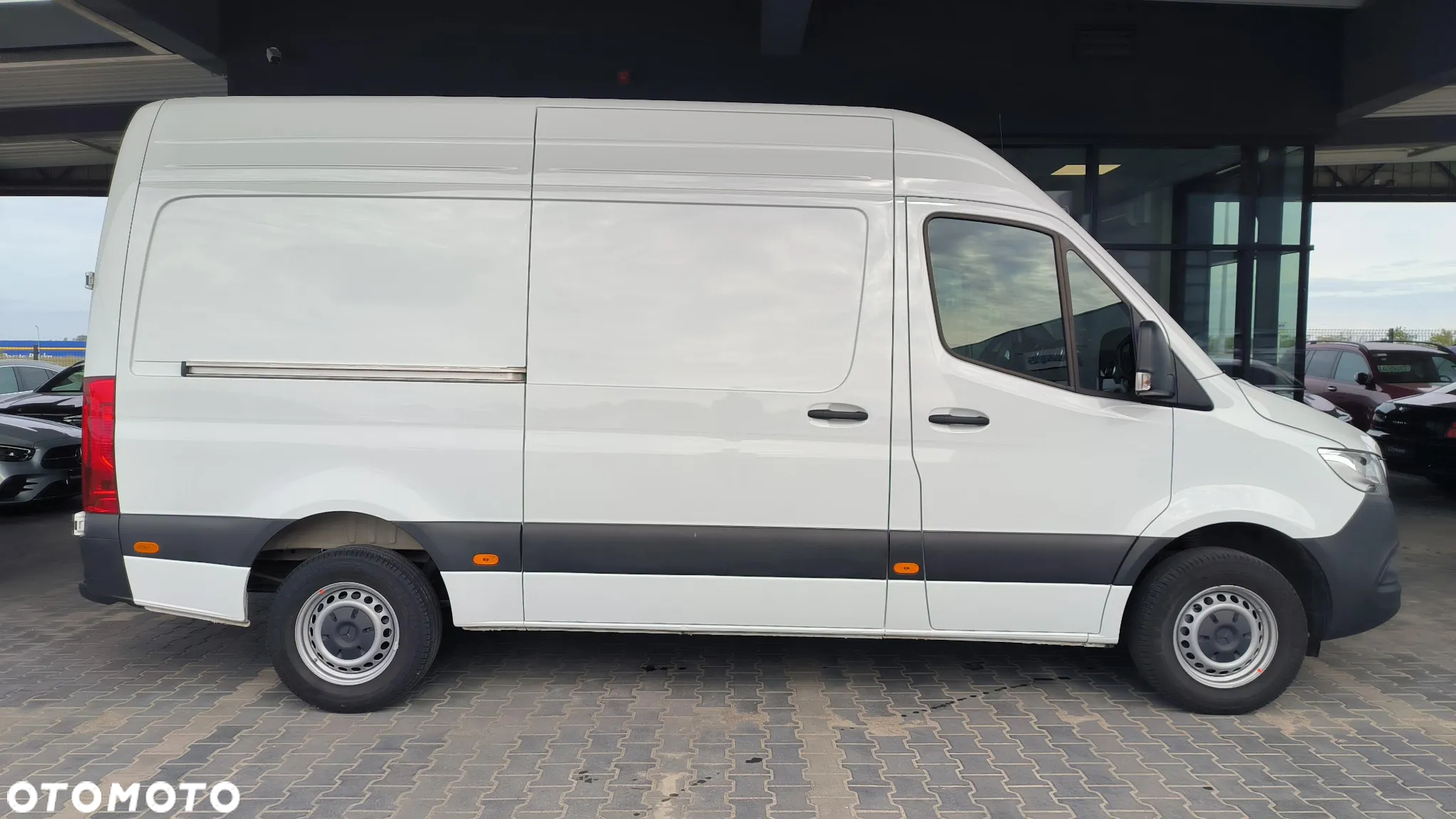Mercedes-Benz Sprinter - 5