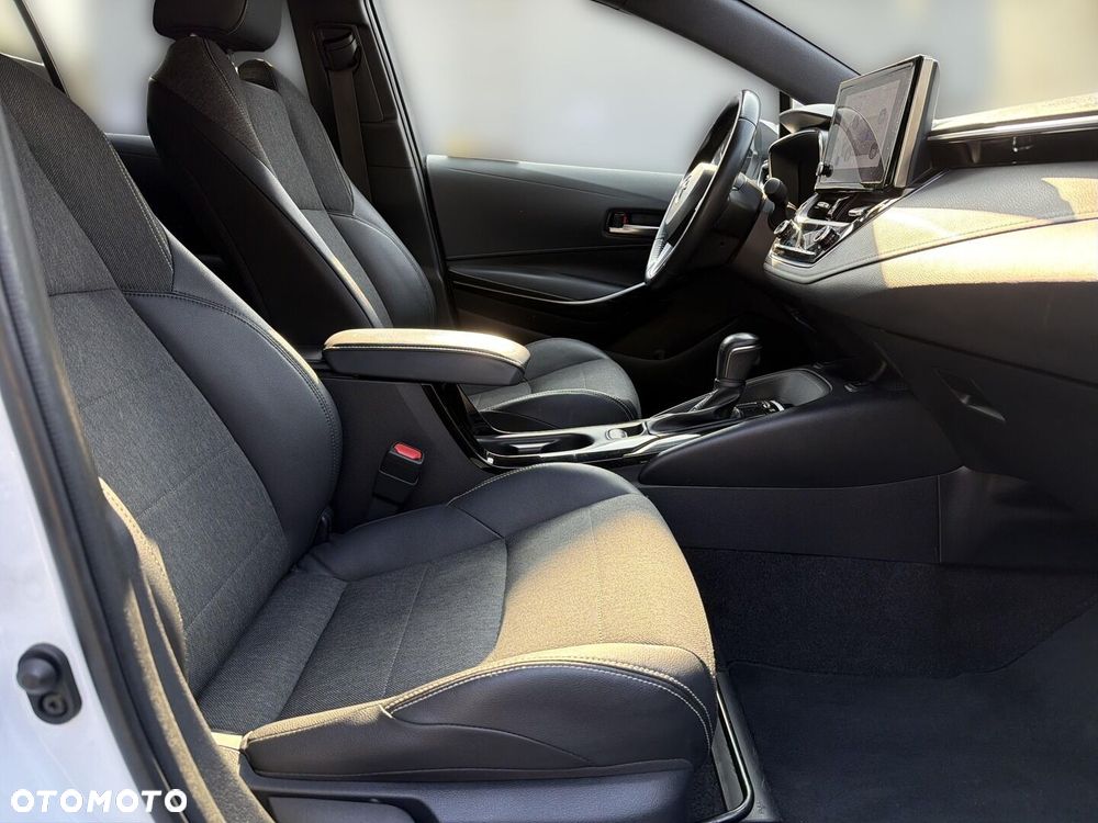 Toyota Corolla 1.8 Hybrid Comfort - 16