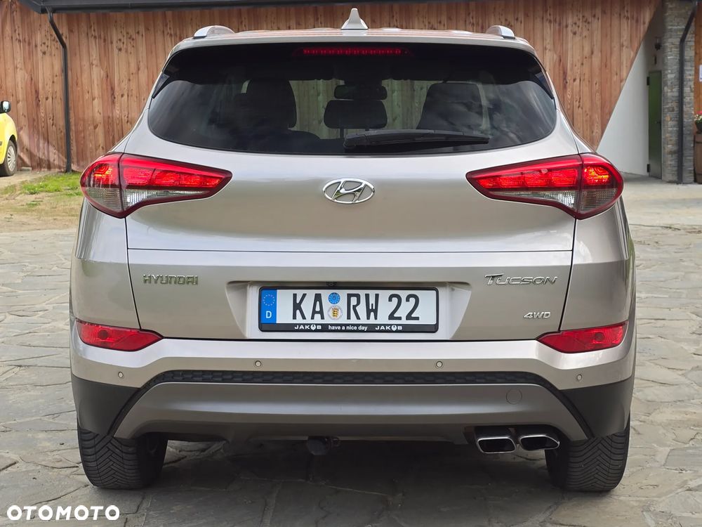 Hyundai Tucson 2.0 CRDi 4WD Automatik Style - 10