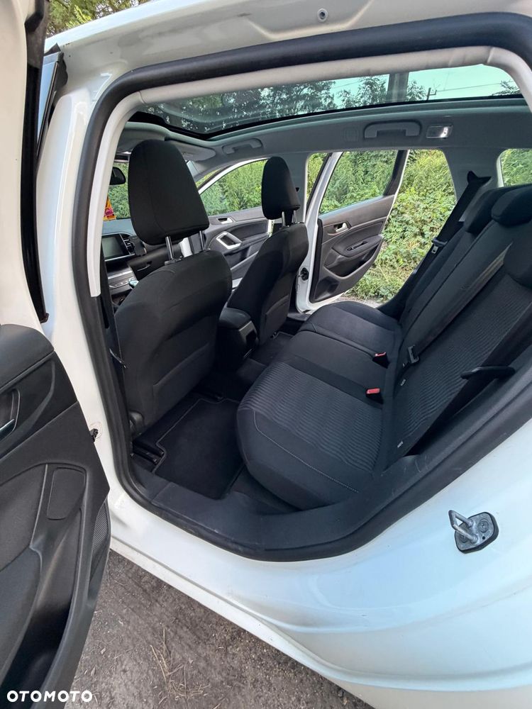 Peugeot 308 1.6 BlueHDi Allure S&S - 27